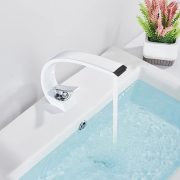 Дизайнерски смесител Wave White за баня/кухня